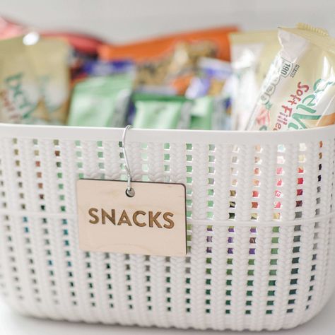 Pantry basket organization is all the rage these days - I see beautiful images everywhere of floor-to-ceiling shelves and walk-in pantries. Unfortunately, this isn't the norm for most of us. I find myself on Pinterest all the time for storage bin organization ideas, but just don't have the space for beautiful systems l Pantry Basket Organization, Bin Organization Ideas, Storage Bin Organization, Bin Organization, Pantry Organization Labels, Wooden Pantry, Maple Bars, Wood Labels, Pantry Baskets