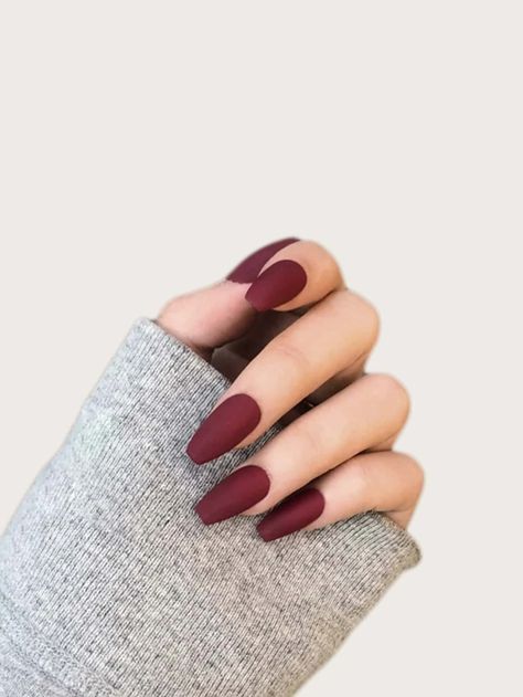 Burgundy Nail Designs, Nail Paint Shades, Graduation Nails, Nagel Tips, Burgundy Nails, Fall Nail Art, Fall Nail Designs, Types Of Nails, Nail Accessories