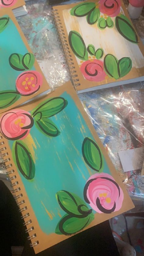 Diy Painted Gifts, Hand Painted Journal Cover, Notebook Painting Ideas, Clipboard Painting Ideas, Painted Journal Covers, Painting Bibles, Painted Clipboards, Kraft Paper Art, Painted Banners