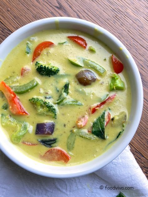 Thai Green Curry with Vegetables - Vegan Recipe Curry With Vegetables, Thai Green Curry Recipe, Green Bean Curry, Vegan Thai Green Curry, Green Curry Recipes, Thai Fried Rice, Breakfast Sides Dishes, Paneer Dishes, Lime Leaves