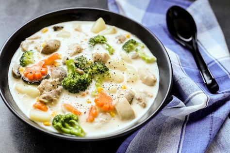 Japanese Cream Stew Japanese Cream Stew, Cream Stew, Creamy Chicken Stew, Easy Japanese Recipes, Comfort Dishes, Western Food, Japanese Dishes, Stew Recipe, Chicken Stew