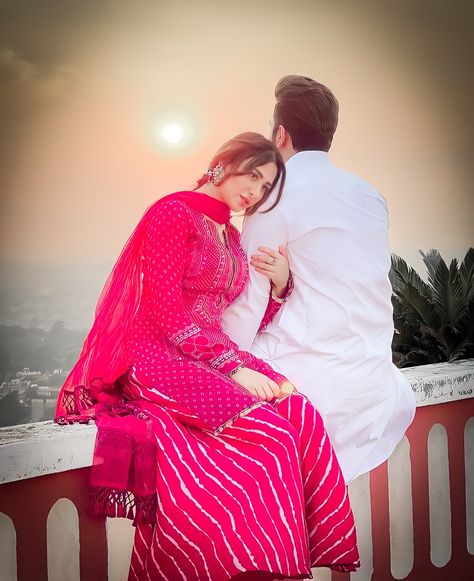 Cupels Photoshoot, Couple Love Dpz, Cupels Pic Dp, Indian Wedding Couple Photography, Couple Pics For Dp, Girl Couple, Best Pose For Photoshoot, Love Couple Photo, Photo Poses For Couples