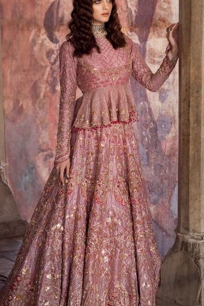 Indian Engagement Dress, Peplum Lehenga, Lehenga Shopping, Lengha Blouse Designs, Lengha Blouse, Long Blouse Designs, Chandni Chowk, Wedding Lehenga Designs, Lehenga Blouse Designs