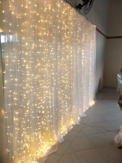 Fairy Graduation Party, Prom Decoration Ideas High Schools, High School Graduation Party Ideas, Fairy Light Backdrops, Wall Drapes, Sheet Curtains, Draping Wedding, Fairy Lights Wedding, 20 Birthday