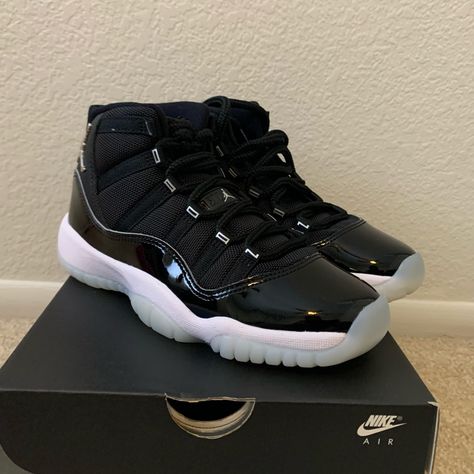 Brand New. Perfect Condition. Comes With Box And Sticker. Boys Size 4y. Selling On Goat For 400$ Jordan 11 Jubilee, Fire Shoes, Sneaker Ball, Jordan 11s, Pretty Sneakers, Jordans Girls, Pretty Shoes Sneakers, Jordan Shoes Retro, Shoes Jordan