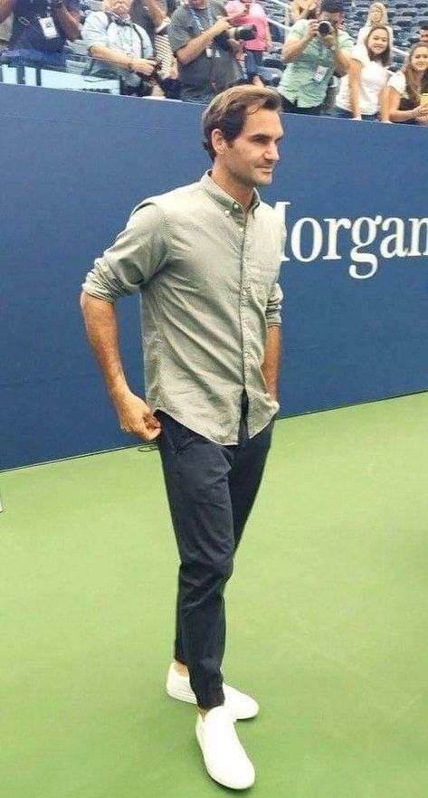 Roger Federer Style, Federer Style, Updated Outfits, Rodger Federer, Bae Style, Wimbledon Fashion, Preppy Mens Fashion, Smart Casual Men, Match Point