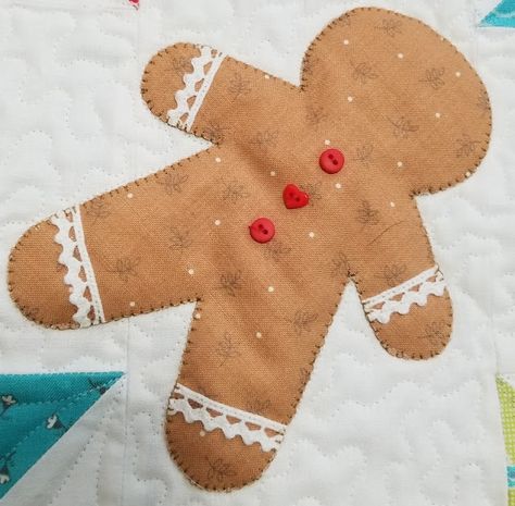 Podunk Pretties: Stockings and Gingerbread Gingerbread Quilt Block, Gingerbread Man Applique, Gingerbread Man Pillow, Gingerbread Quilt, Sewn Cards, Quilts Christmas, Christmas Quilt Blocks, Bread Man, Man Pillow