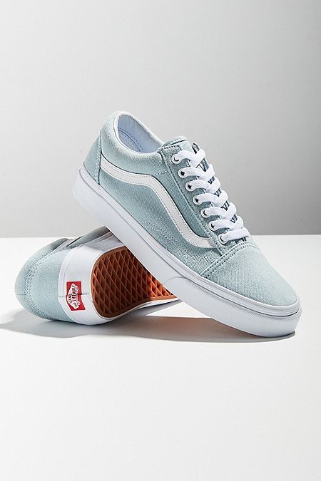 Women’s Vans, Vans Shoes Aesthetic, Vans Photography, Shoes Product Photography, Shoes Photography Ideas, Cute Vans Shoes, Vans For Women, Aesthetic Vans, Vans Wallpaper