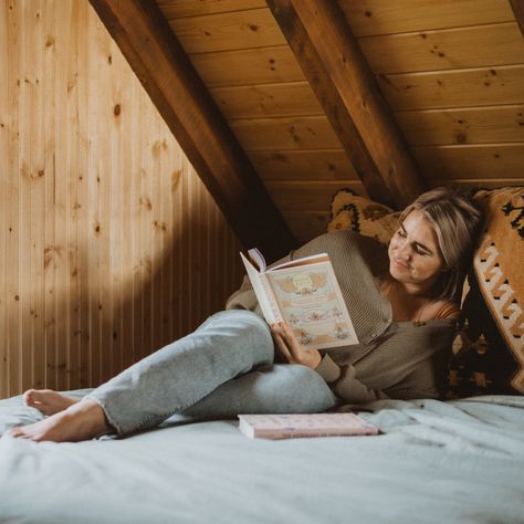 The 16 Best Books I’ve Read in 2020 - Jenna Kutcher Jenna Kutcher, Instagram Apps, Save More Money, Email List Building, Lose Your Mind, Dream Client, What Book, Best Books, Managing Your Money