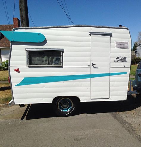 Betty: Our 1964 Shasta Compact Diy Travel Trailer, Shasta Compact, Shasta Trailer, Shasta Camper, Camper Trailer For Sale, Classic Campers, Vintage Camper Remodel, Tiny Camper, Retro Caravan