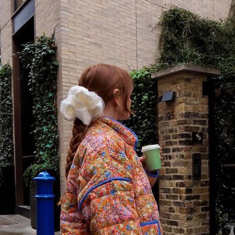 Big Scrunchie Outfit, Giant Scrunchie Hairstyles, Jumbo Scrunchie Hairstyles, Big Scrunchies Hairstyles, Scrunchie Outfit, Big Scrunchies, Girly Vibes, Scrunchie Styles, 2024 Wishlist