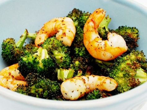 5 One-Pot Meals That Are Healthy and Delicious Healthy One Pot Meals, Shrimp And Broccoli, Roasted Shrimp, Healthy Bites, Seafood Dinner, Pot Meals, Delicious Healthy Recipes, Healthy Eats, Clean Recipes