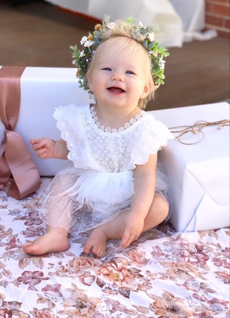 White Fun Dress For First Birthday, 1st Birthday Flower Crown, One Year Old Flower Girl, Floral One Year Old Birthday, Spring Floral Applique Dress For First Birthday, Baby Wedding Outfit, Ring Bearer Flower Girl, Old Outfits, Sweetest Day