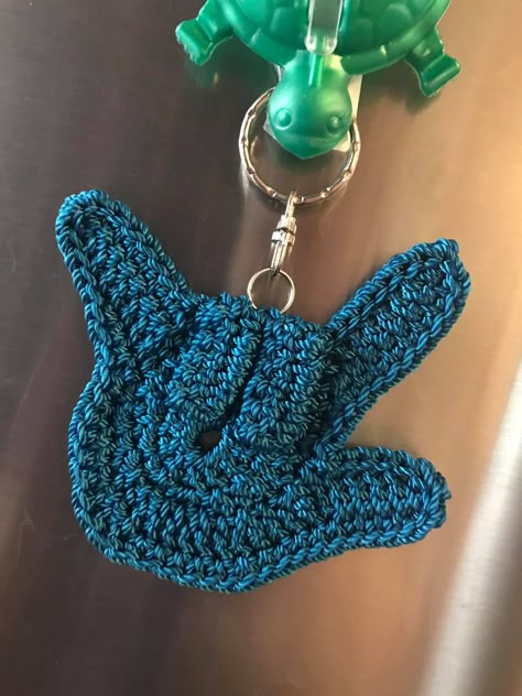 Crochet Keychain Pattern, Quick Crochet, Crochet Keychain, Crochet Applique, Diy Crochet Projects, Bag Crochet, Thread Crochet, Crochet Accessories, Crochet Gifts