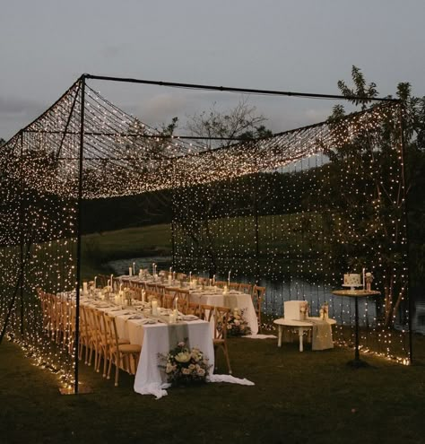 Intimate Wedding Dinner Reception Ideas, Intimate Farm Wedding, Small Weddings Intimate, Small Garden Wedding Reception, Small Minimalist Wedding, Micro Outdoor Wedding, Backyard Ceremony Ideas, Small Venue Space, Small Farm Wedding