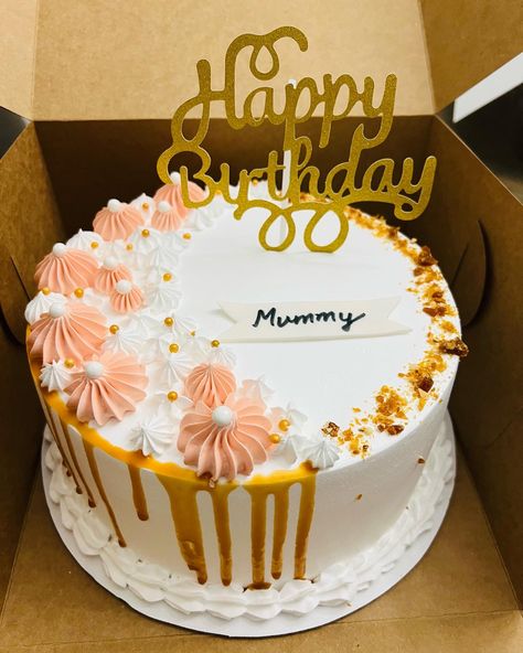 Butter Scotch Cake Designs, Butterscotch Cake Designs, Butterscotch Cake Decoration, Butter Scotch Cake, Scotch Cake, Fruit Cake Design, Cake Designs For Boy, Cake Design For Men, Butter Scotch