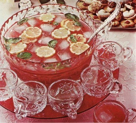 Cranberry Champagne Punch, 70s Dinner Party, Holiday Champagne, Wedding Punch, 70s Food, 70s Party Theme, Champagne Punch, Punch Drinks, 70s Party