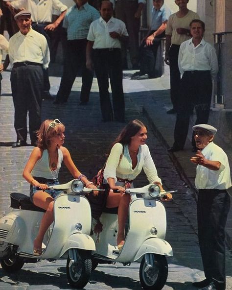 Italy Vibes, Charo Ruiz, Italian Aesthetic, Vespa Girl, Italian Lifestyle, Italy Summer, Slim Aarons, Scooter Girl, Cindy Kimberly