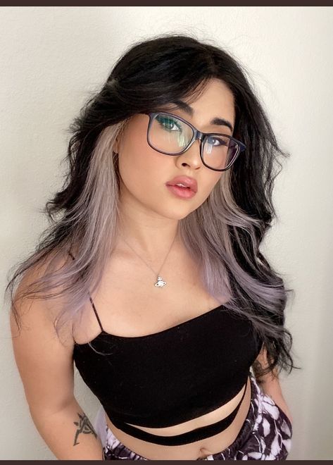 Hidden Blonde Hair, School Appropriate Hair Color, Hair Dye Ideas For Hispanics, Hidden Color Block Hair, Curtain Bangs Colored Hair, Money Piece And Underneath Hair Purple, Purple Highlights In Front Of Hair, Lavender And Dark Brown Hair, Brown Hair Purple Money Piece