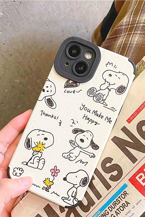 Snoopy Painting iPhone Case Snoopy Phone Case, Snoopy Painting, Snoopy Things, Snoopy Stuff, Phone Case Clear, Snoopy Comics, Medical School Life, Snoopy Wallpaper, Phone Wallpaper Quotes