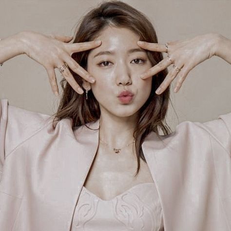 #parkshinhye #aesthetic #kactress #korean Park Shin Hye Aesthetic, Park Shin Hye Icon, Icon Cute, All Korean Drama, Park Shin Hye, Korean Actresses, Pinocchio, Korean Actress, Lee Min