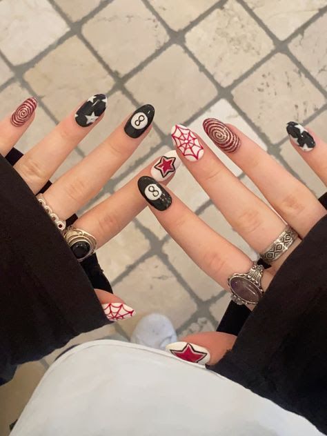 Nailart Red, Red And White Nails, Fake Nails Designs, Punk Nails, Spring Nail Designs, Goth Nails, Grunge Nails, Brighter Days, Halloween Nail Designs