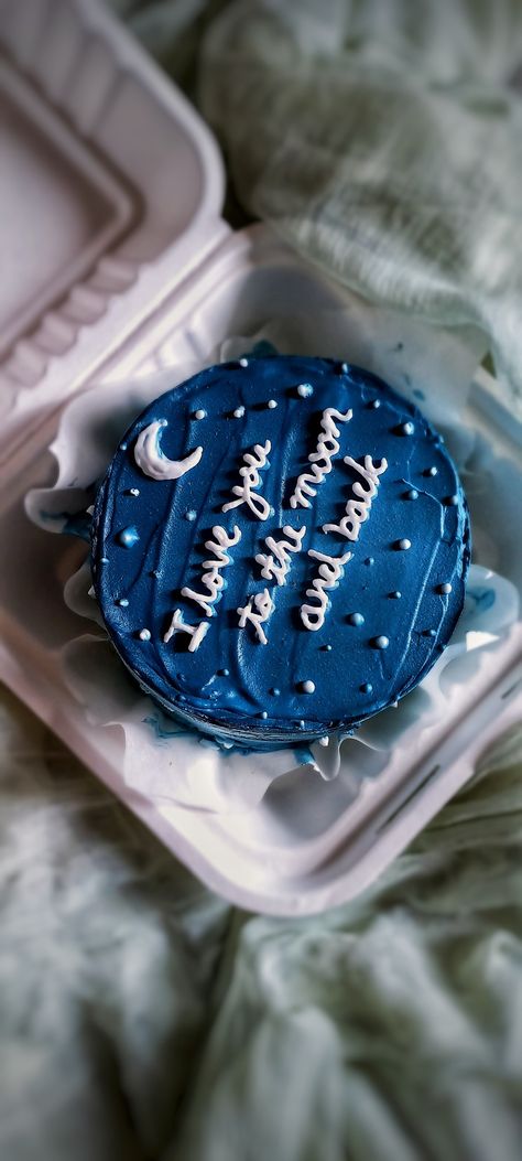 Bento cakes, small cakes, love cakes Small Bento Cake, Half Kg Cake Design, Half Moon Cake, Moon Cake Design, Bento Cake Design, Moon And Star Quotes, The Sky At Night, Small Birthday Cakes, Cake For Boyfriend