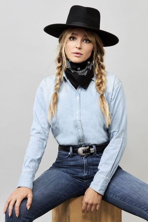 Texas Hairstyles, Hassie Harrison, Look All Jeans, Country Photoshoot, Texas Chic, Cowgirl Outfits For Women, Texas Hair, Tin Haul, Mane Addicts