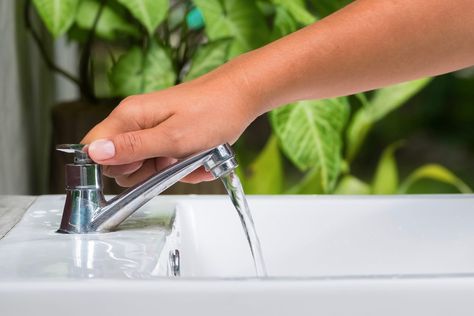 How To Save Water, Ways To Conserve Water, Dripping Faucet, Brown Tips, Water Footprint, Conservation Of Natural Resources, Food Issues, Leaky Faucet, It's Time To Change