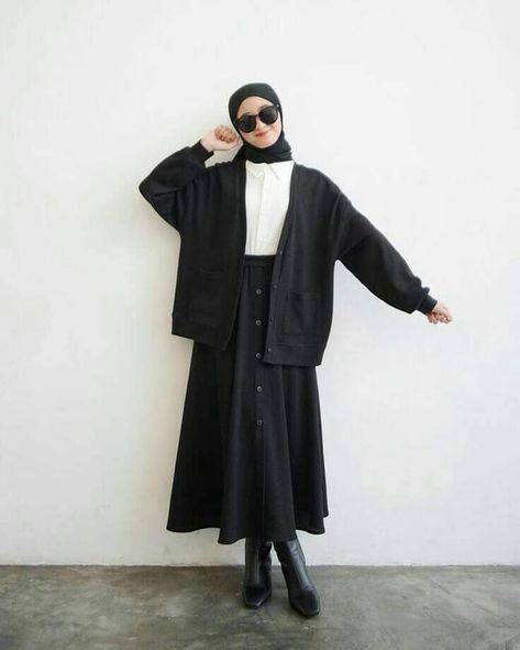 All Black Hijab Outfit, Black Outfit Hijab, Black Hijab Outfit, Rok Midi, Estilo Hijab, Black And White Outfit, Rok Mini, Stile Hijab, Modest Fashion Hijab