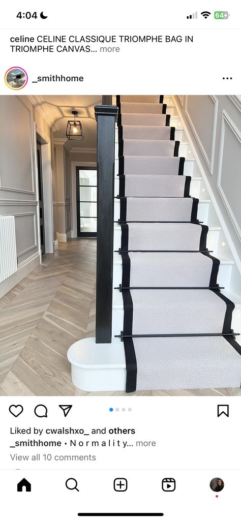 Monochrome Entrance Hall, Monochrome Hallway Ideas, Black And Beige Hallway, Narrow Staircase Ideas, Black And White Staircase, Basement Redesign, Black And White Hallway, Small Entrance Halls, Beige Hallway