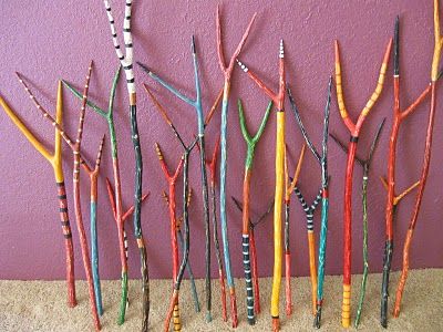 painted sticks! Students could paint sticks the paint or draw sticks in container as a still life study. Painted Branches, Stick Art, Painted Sticks, Nature Crafts, Land Art, Art Activities, Yard Art, Wood Art, Art Lessons