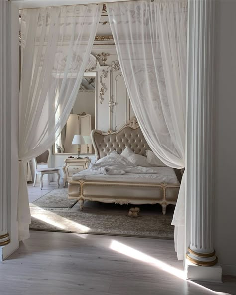 𝑲𝒂𝒚 🕊 on Twitter: "… " Good Morning Darling, Royal Room, Royal Bedroom, Dekorasi Kamar Tidur, Boarding School, Aesthetic Bedroom, Dream Rooms, Home Room Design, Aesthetic Room Decor