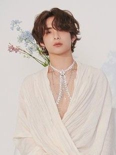 Siren Aesthetic Outfit Male, Angel Inspired Outfits Male, Ethereal Clothing Male, Ethereal Androgyny, Angel Outfit Male, Ethereal Office, Faerie Aesthetic Clothes, Ethereal Aesthetic Fashion, Angel Core Outfit