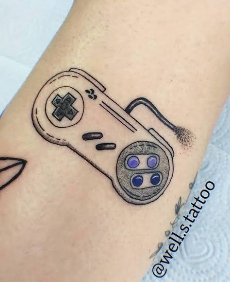 Super Nintendo Controller Tattoo, Radio Tattoo, Joy Tattoo, Games Tattoo, Nintendo Tattoo, Tattoo Logo, Nintendo Controller, Video Game Tattoo, Sibling Tattoos