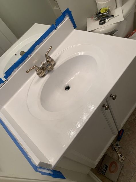 Vinyl Wrap Bathroom Sink, Painting Bathroom Sinks, Appliance Epoxy, Painting A Sink, Painting Bathroom Countertops, Old Fridge, Countertop Makeover, Laminate Kitchen Cabinets, Sink Repair