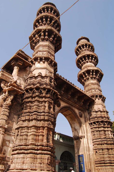 Sidi Bashir minarets are three stories tall with carved balconies. A gentle shaking of either minaret results in the other minaret vibrating after a few seconds, though the connecting passage between them remains free of vibration Ahmedabad City, Gothic Style Architecture, Ancient Indian Architecture, Amazing India, Beautiful Mosques, Carved Doors, Indian Architecture, Hindu Temple, City Photography