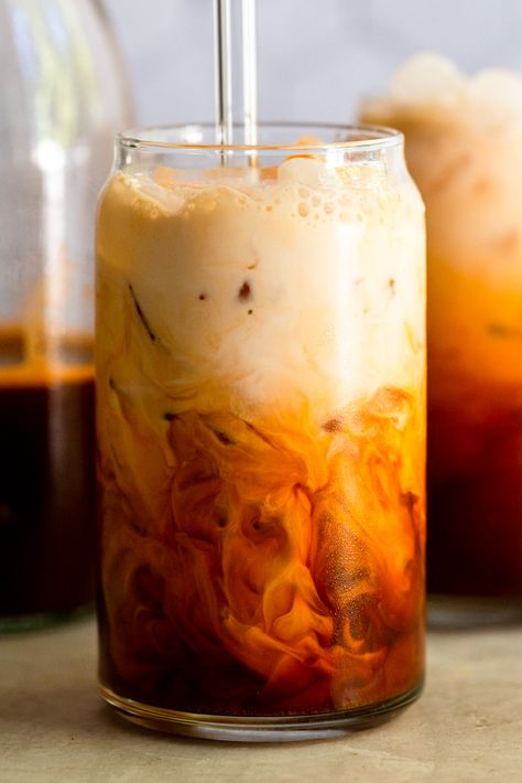 How to make Thai iced tea at home - easy recipe, just like in Thai restaurants. vegan option. Thai Tea Recipes, Thai Iced Tea, Prosciutto Asparagus, Honey Roasted Carrots, Peanut Sauce Recipe, Tea At Home, Thai Peanut Sauce, Orange Food Coloring, Elegant Appetizers