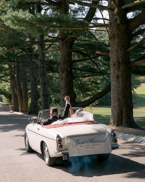 The getaway car - The Ashford Estate, NJ #newjerseywedding #newjerseyweddingphotographer #newyorkwedding #newyorkweddingphotographer Ashford Estate, Getaway Car, New York Wedding, New Jersey, Wedding Photographers, New York, Quick Saves