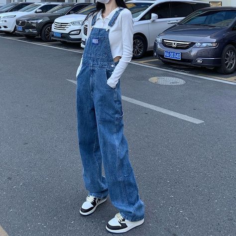 Denim Jumper Outfit Ideas, Jumper Pants Outfit Denim, Jumper Outfit Denim, Jumper Pants Outfit, Kawaii Bottoms, Denim Jumper Outfit, Kawaii Pants, Wide Leg Jumper, Dungaree Outfit