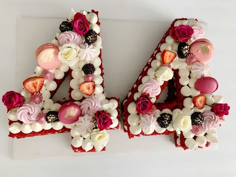 Number Cake With Flowers, Red Velvet Number Cake, Letters Birthday, Letter Cakes, Cake Lettering, Cake With Flowers, Cream Tart, Berry Tart, Flamingo Wallpaper