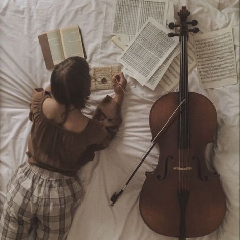 Cello Art, Cello Photography, Vanessa Redgrave, Only Aesthetic, Clive Owen, Cello Music, Music Student, Dark Academia Aesthetic, Music Aesthetic