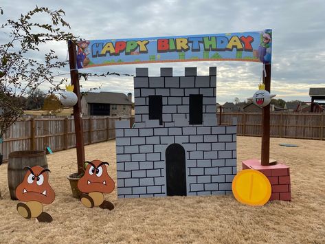 Super Mario Yard Decorations, Super Mario Castle Diy, Super Mario Bros Float, Super Mario Theme Games, Super Mario Halloween Party, Super Mario Float, Mario Castle Diy, Super Mario Props, Mario Brothers Decorations