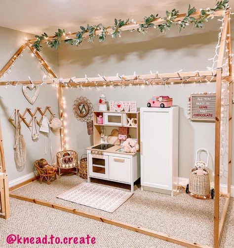 Play Nursery For Dolls, Doll Play Area Ideas, Doll Play Area, Playroom Ideas For Kids, House Cleaning Hacks, Small Playroom, Play Corner, Girls Playroom, Toddler Playroom