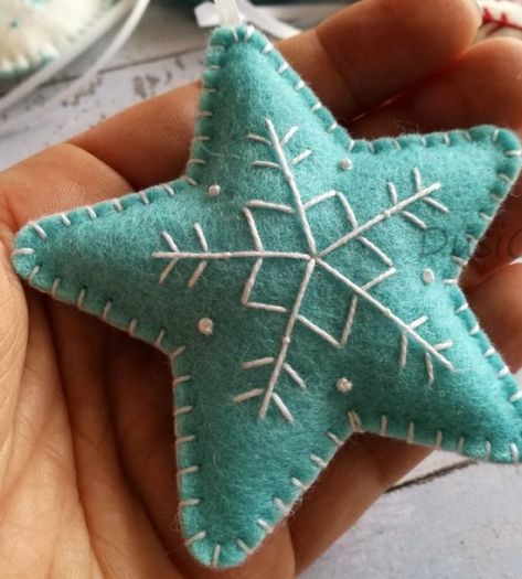 Snowflake Star Pattern Nordic Xmas, Christmas Star Ornaments, Wool Felt Christmas, Star Ornaments, Felt Crafts Christmas, Diy Christmas Tree Ornaments, Felt Christmas Decorations, Handmade Christmas Decorations, Felt Christmas Ornaments