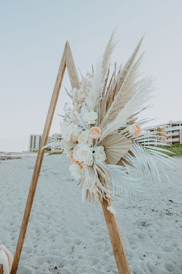 Free Standing Wedding Arch, Wooden Wedding Arch, Wood Wedding Arches, Ceremony Arch Decor, Wooden Wedding Arches, Minimalist Dekor, Diy Wedding Arch, Decor Backdrop, Arch Decor