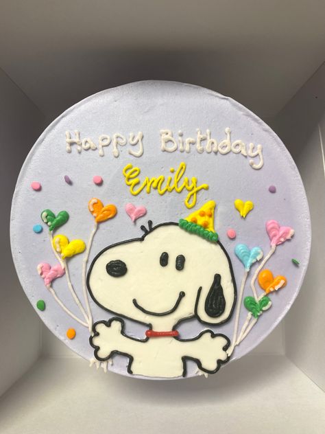 Bolo Snoopy, Ugly Cake, Snoopy Cake, Snoopy Birthday, Mini Tortillas, Mini Cakes Birthday, Snoopy Wallpaper, Cute Baking, Creative Birthday Cakes