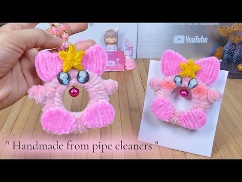 Kirby Keychain, Cute Craft Ideas, Fuzzy Wire, Keychain Tutorial, Cute Craft, Diy Cleaners, I'm Back, Pipe Cleaner, Cute Crafts