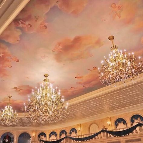 Paintings Bedroom, Dream House Layout, Royal Room, Sky Ceiling, Painting Textured Walls, Ceiling Murals, Ceiling Art, Beauty Aesthetic, Cute Bedroom Decor