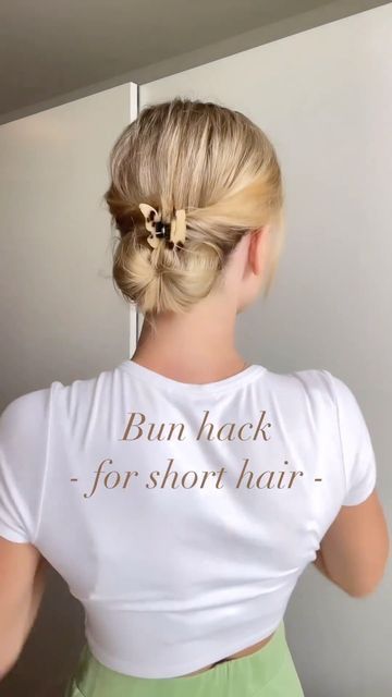 Short Hair Updo Tutorial, Short Hair Up, Style Hacks, Short Hair Hacks, Short Hair Bun, Hair Upstyles, Easy Hair Updos, Hairdos For Short Hair, Short Hair Tutorial